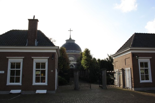 Bestand:Rooms-Katholieke Begraafplaats Sint Petrus' Banden ('s-Gravenhage).jpg